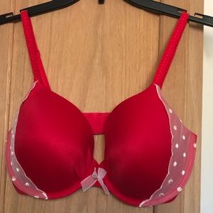 Victoria’s Secret Fabulous lightly lined bra
